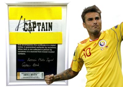 Adrian Mutu - Banderola de capitan cu autograf (semnata personal) + certificat de autenticitate + rama 