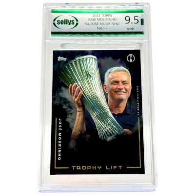 Jose Mourinho 2021-22 Topps Mourinho Platinum UEFA - Trophy Lift AS Roma SOLLYS 9.5