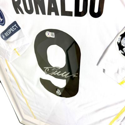 CRISTIANO RONALDO  BACK SIGNED REAL MADRID HOME JERSEY 2009/10 BECKETT CERT