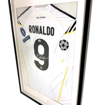 CRISTIANO RONALDO  BACK SIGNED REAL MADRID HOME JERSEY 2009/10 BECKETT CERT