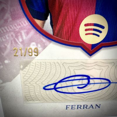 Ferran Torres 2024-25 Topps FC Barcelona 125 Years - AUTO Pink 21/99 LA-FT